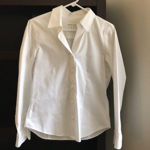 White crisp fitted blouse